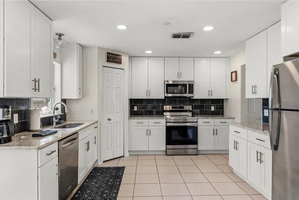 $395,000 | 1678 Ridgemoor Drive, Mascotte, FL 34753