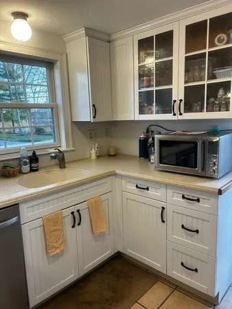 $2,750 | 69 Columbus Avenue, Easton, MA 02356
