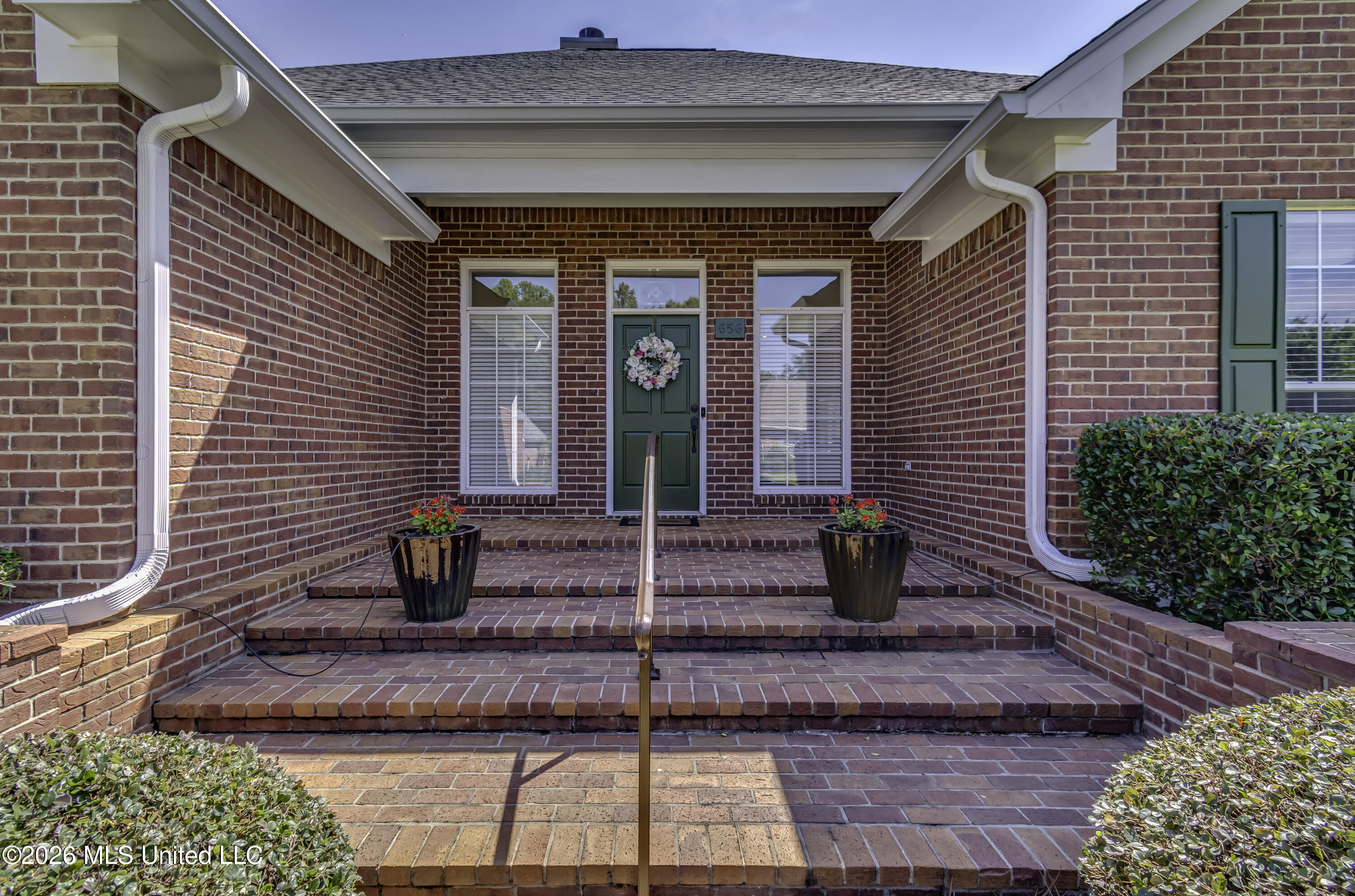 656 April Sound Pearl, MS 39208 - Photo 2 of 61 Front porch