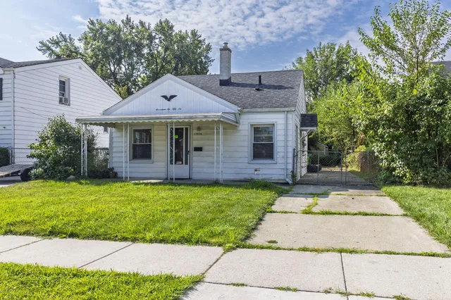 $1,230 | 17656 Toepfer Drive, Eastpointe, MI 48021