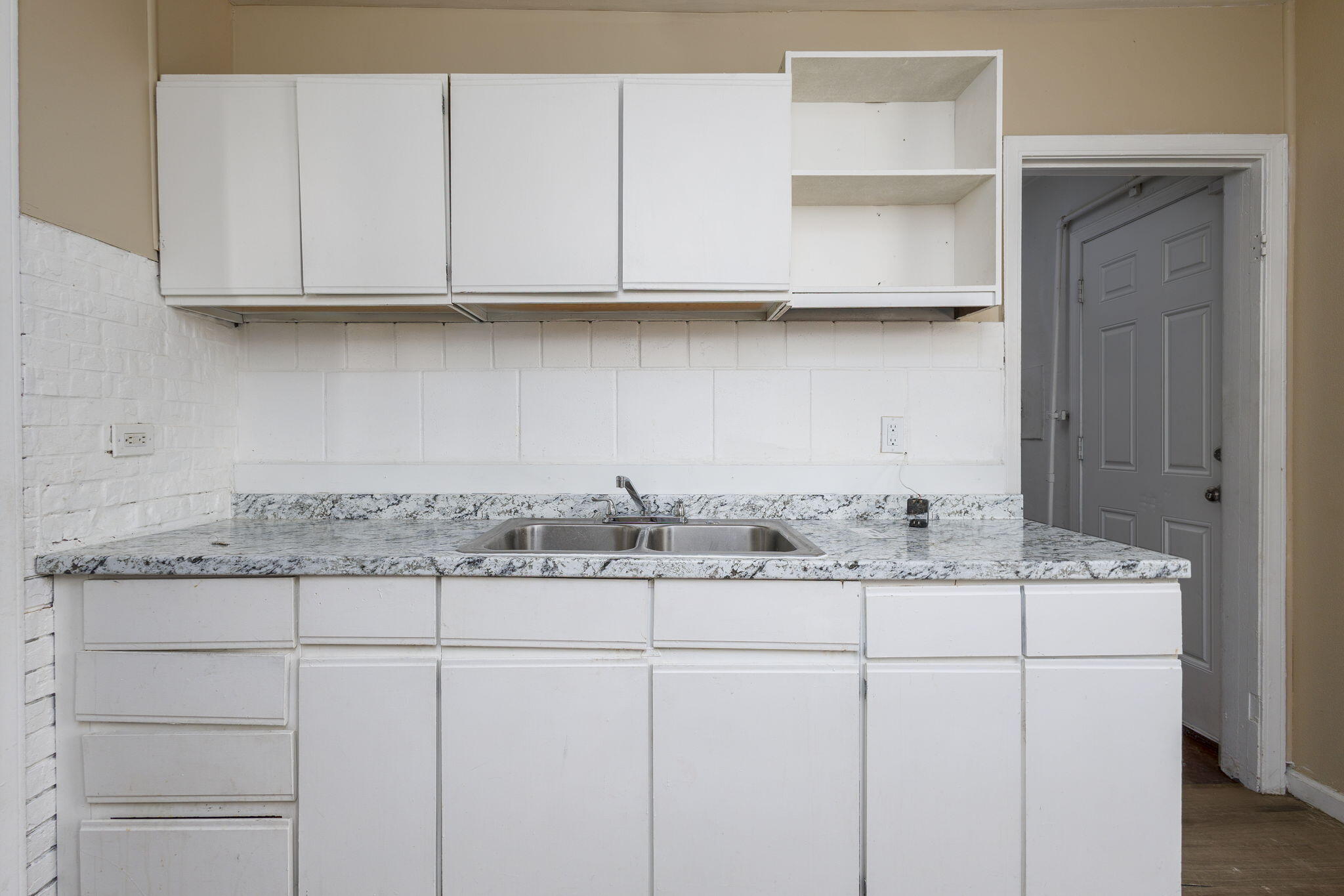 17656 Toepfer Drive Eastpointe, MI 48021 - Photo 4 of 24 25-web-or-mls-Kitchen Reshoot (3 of 4)