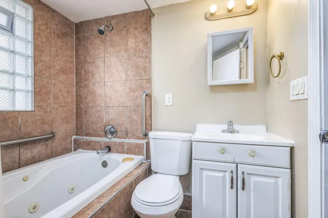 $1,230 | 17656 Toepfer Drive, Eastpointe, MI 48021