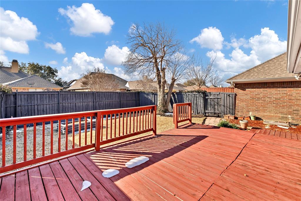 710 Cimarron Trail Irving, TX 75063 - Photo 35 of 39 a outdoor view with sitting space
