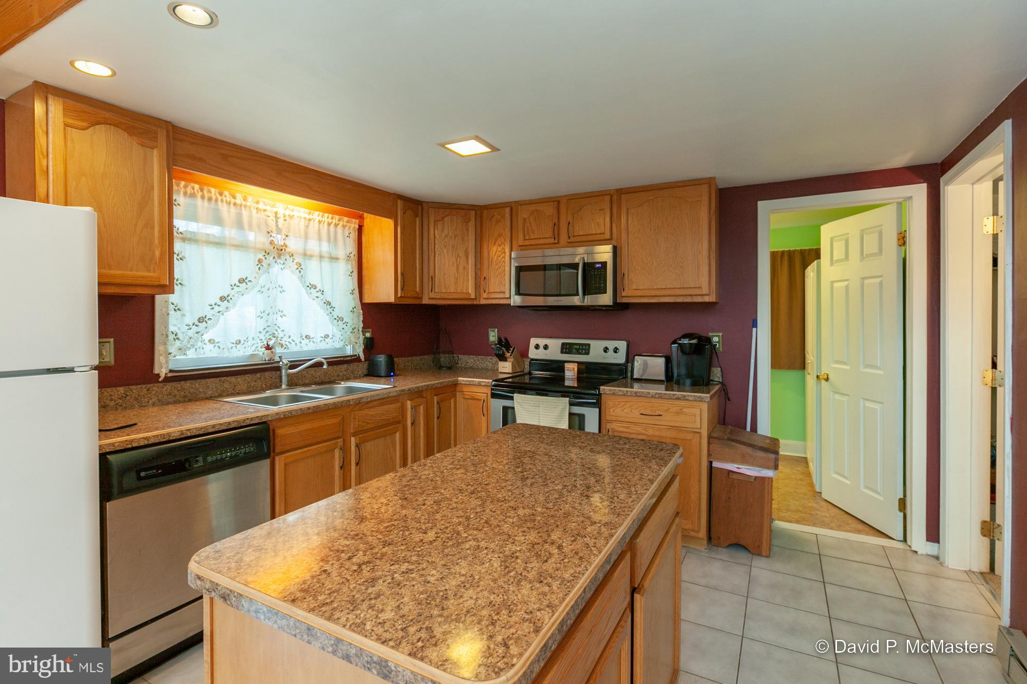 584 Getaway Road Hedgesville, WV 25427 - Photo 10 of 65