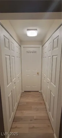 $2,398 | 2701 Beachside Court, Las Vegas, NV 89117