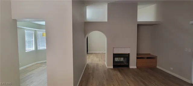 $2,398 | 2701 Beachside Court, Las Vegas, NV 89117