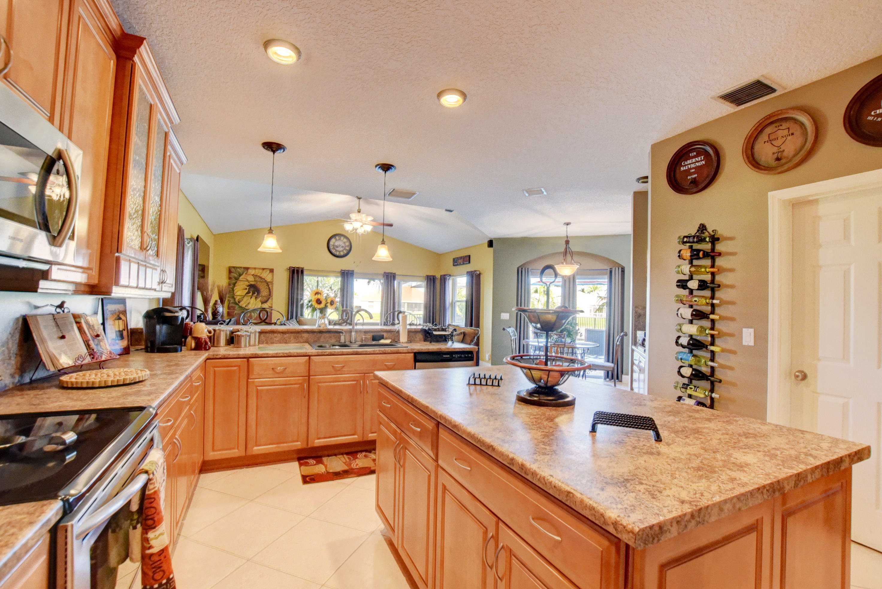22328 Siesta Key Drive Boca Raton, FL 33428 - Photo 8 of 47 34_ebf_0101and4more