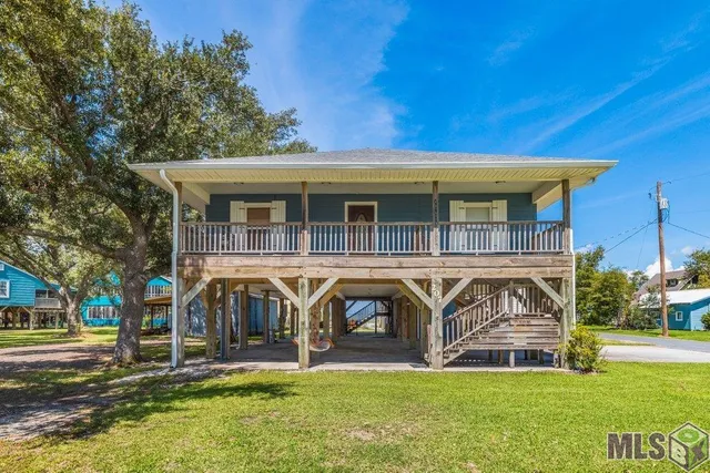 $294,900 | 207 Hebert Street, Lake Charles, LA 70607