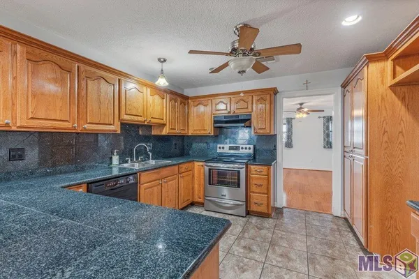 $289,900 | 207 Hebert Street, Lake Charles, LA 70607