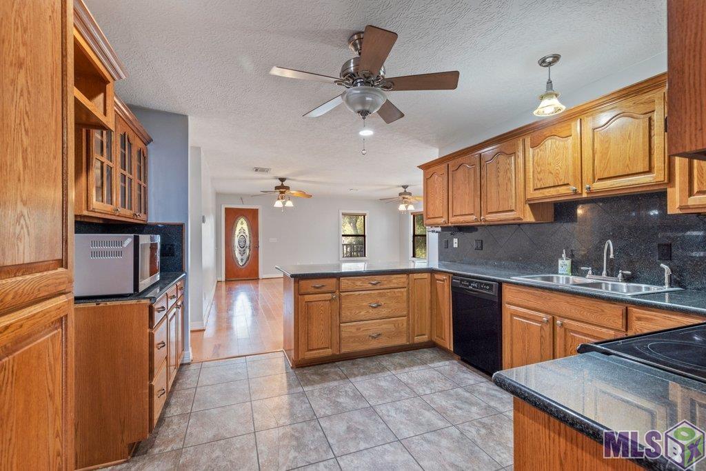 207 Hebert Street Lake Charles, LA 70607 - Photo 13 of 23