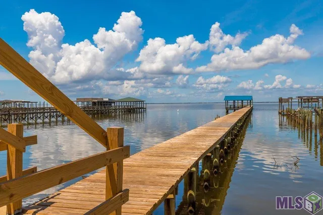 $294,900 | 207 Hebert Street, Lake Charles, LA 70607