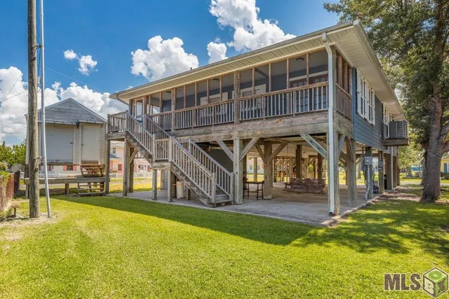 $294,900 | 207 Hebert Street, Lake Charles, LA 70607