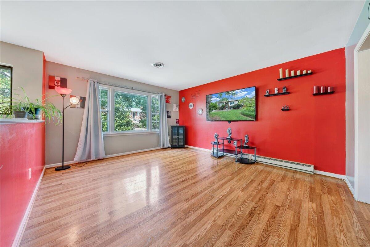 4940 Shadow Lane Roanoke, VA 24019 - Photo 2 of 29 02-MIB03261