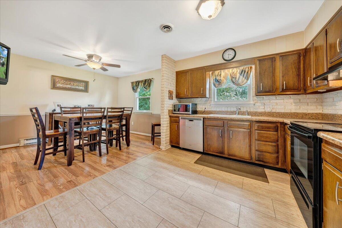 4940 Shadow Lane Roanoke, VA 24019 - Photo 8 of 29 08-MIB03282