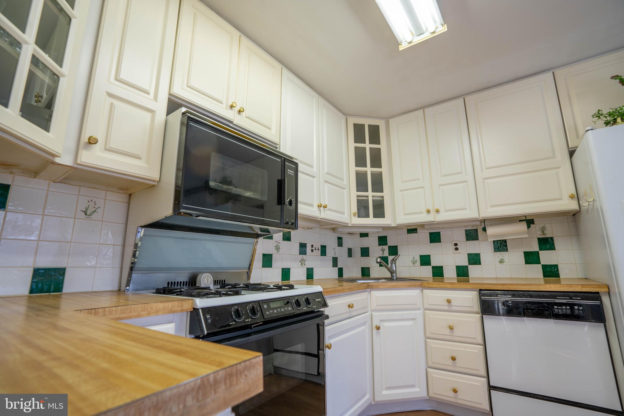8832 Rising Sun Avenue Philadelphia, PA 19115 - Photo 14 of 39 Gallery Image 14