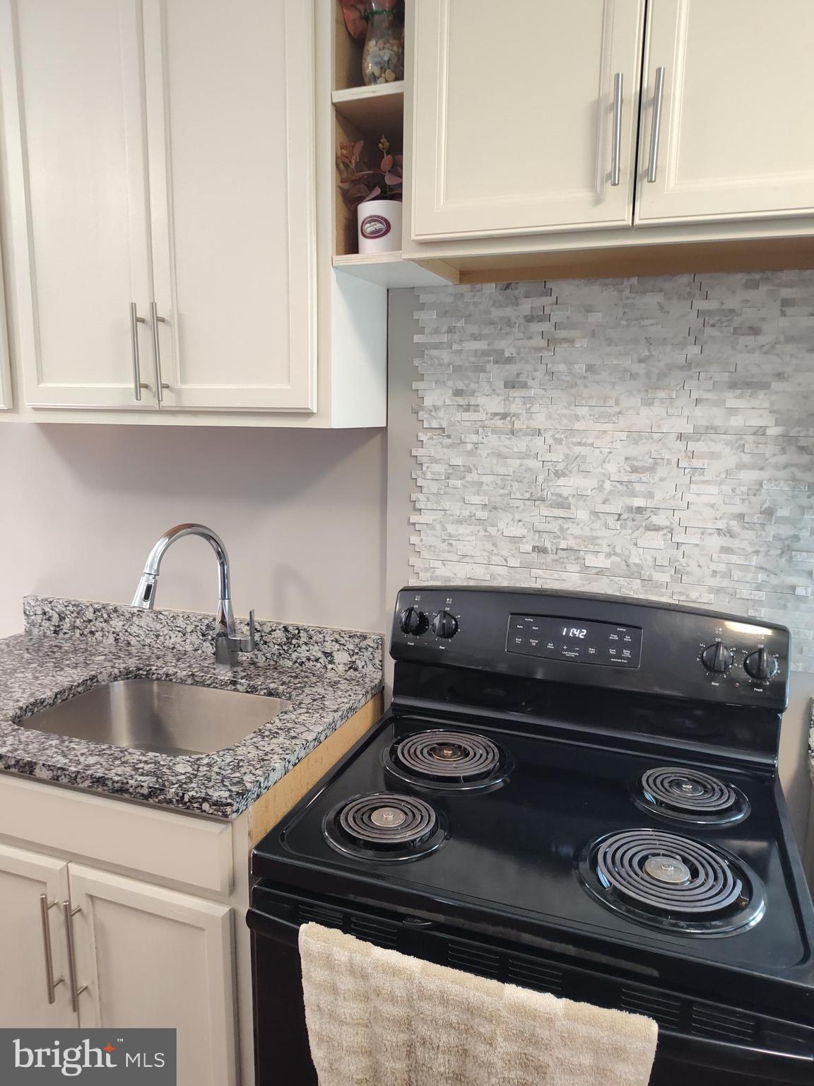 3603 Clarinth Road Baltimore, MD 21215 - Photo 7 of 42