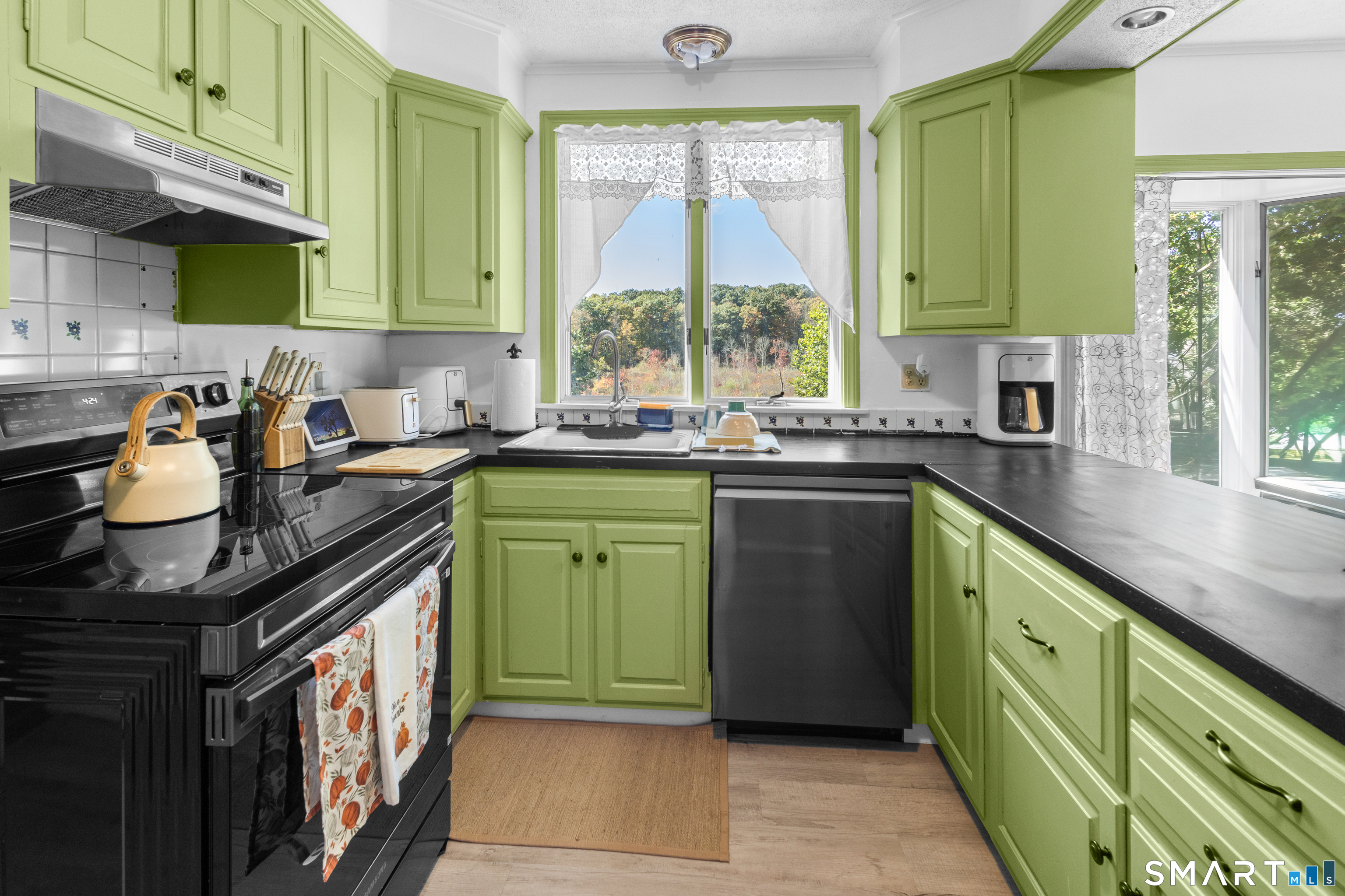 67 Flanders Road Woodbury, CT 06798 - Photo 14 of 37 Gallery Image 14