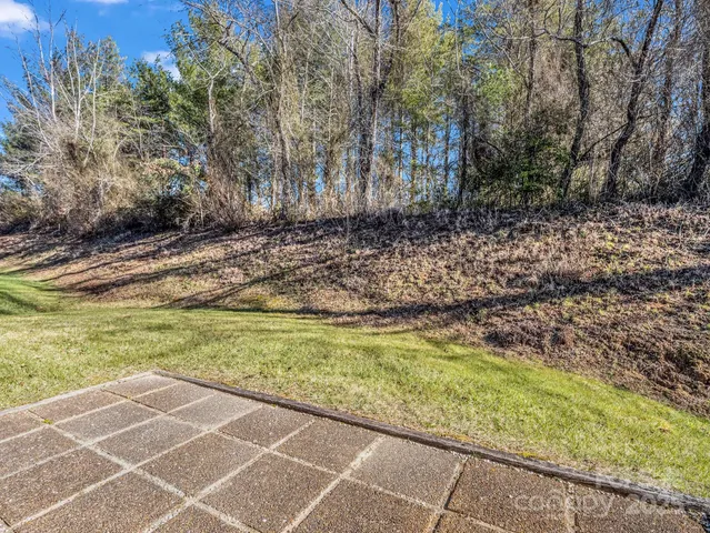 $424,000 | 24 Gray Wolf Lane, Hendersonville, NC 28792