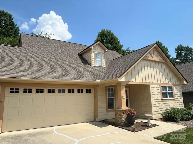 $424,000 | 24 Gray Wolf Lane, Hendersonville, NC 28792