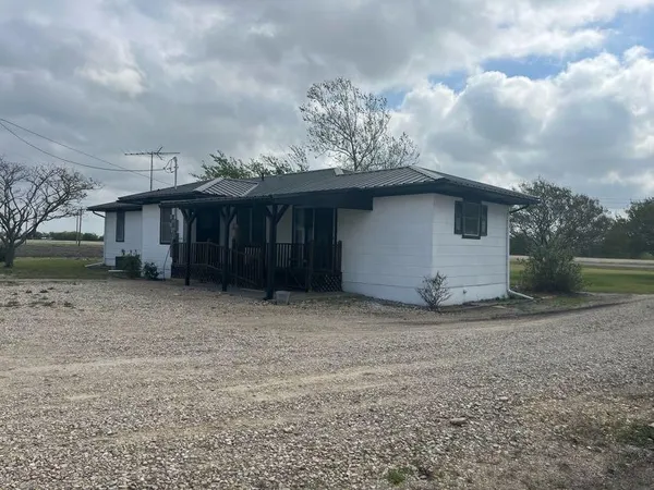 $2,000 | 1917 Farm To Market 308, Penelope, TX 76676