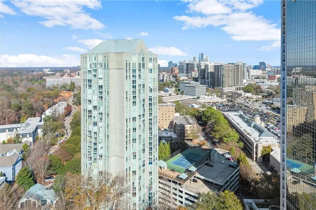 $300,000 | 2870 Pharr Ct S Northwest, Unit 2210, Atlanta, GA 30305