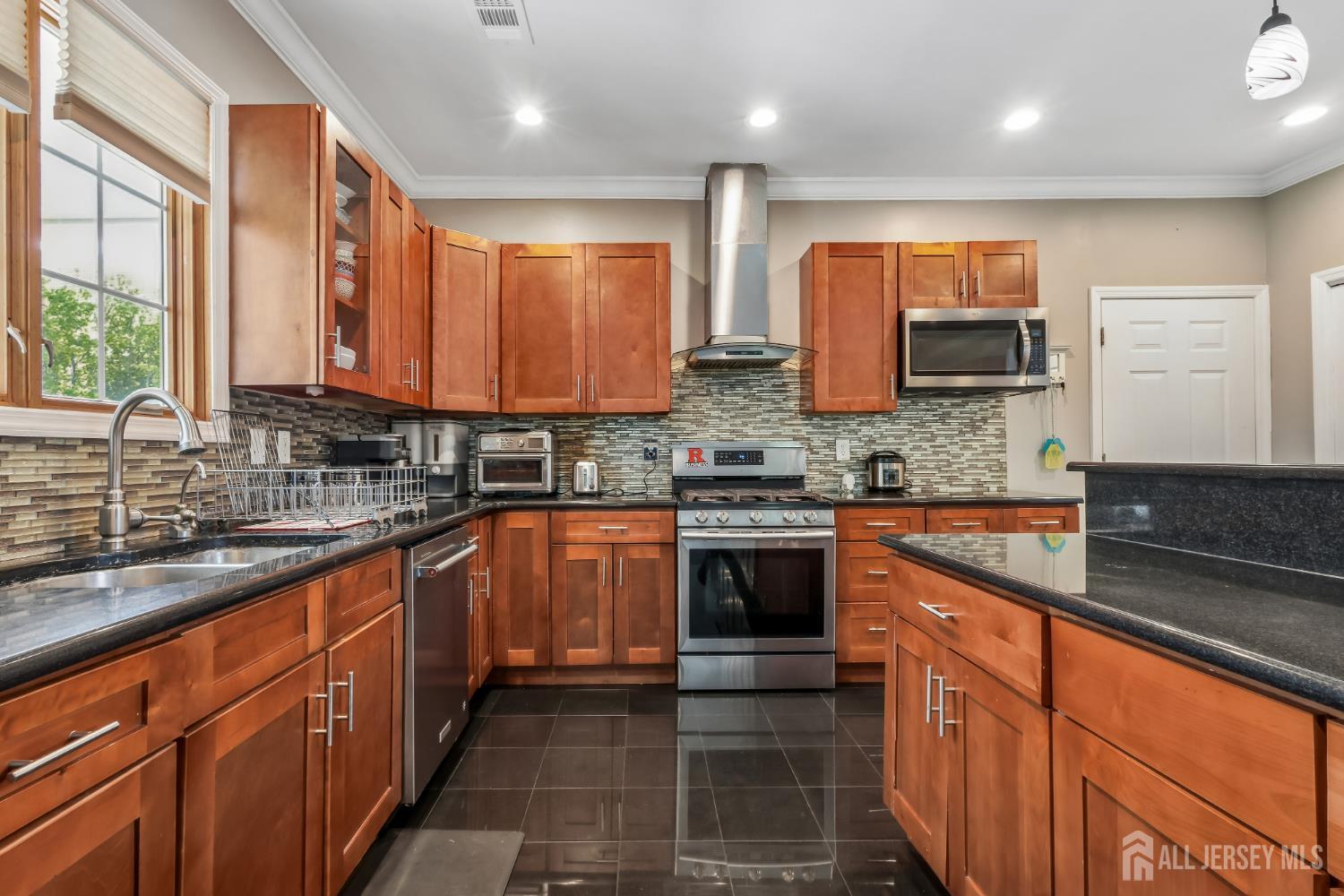 266 Fresh Ponds Road Monroe Township, NJ 08831 - Photo 6 of 34