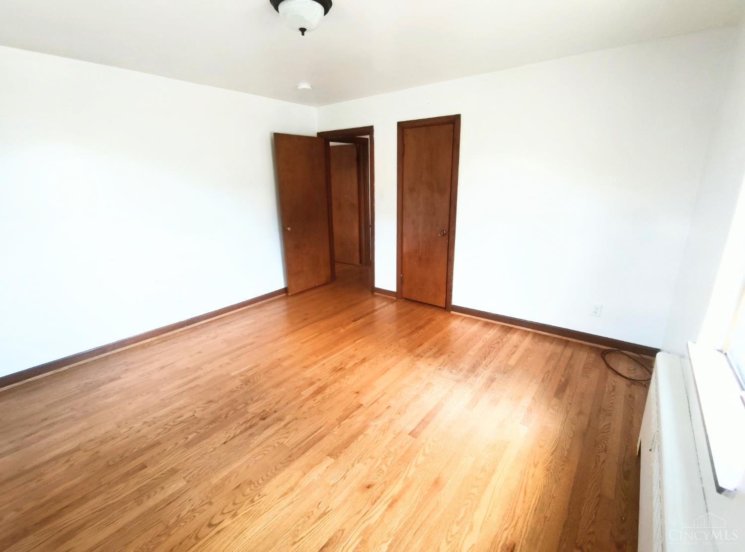 2449 Ferguson Road Cincinnati, OH 45238 - Photo 3 of 13
