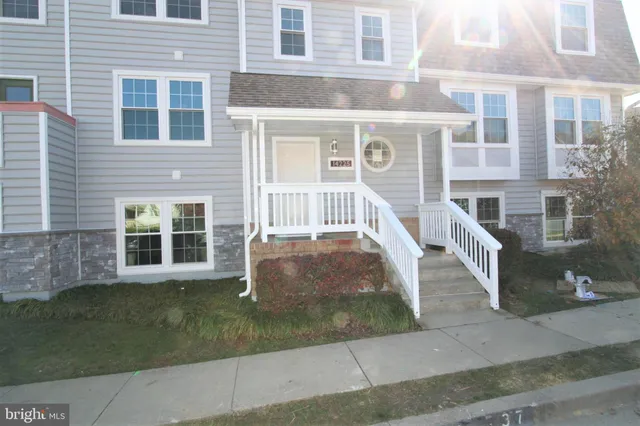 $2,250 | 14225 Jib Street, Unit 31, Laurel, MD 20707