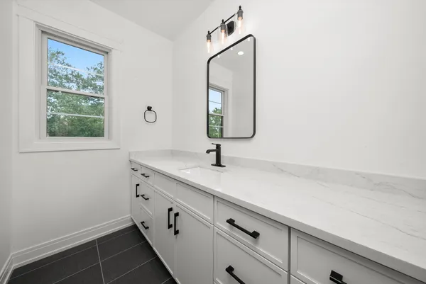 $2,100,000 | 15W670 83rd Street, Burr Ridge, IL 60527