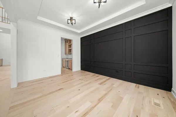 $2,100,000 | 15W670 83rd Street, Burr Ridge, IL 60527