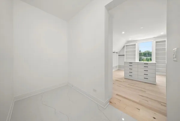 $2,100,000 | 15W670 83rd Street, Burr Ridge, IL 60527