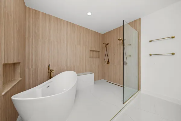 $2,100,000 | 15W670 83rd Street, Burr Ridge, IL 60527