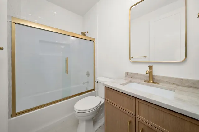 $2,200,000 | 15W670 83rd Street, Burr Ridge, IL 60527