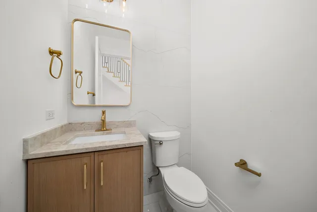 $2,200,000 | 15W670 83rd Street, Burr Ridge, IL 60527