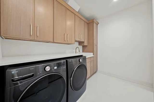 $2,200,000 | 15W670 83rd Street, Burr Ridge, IL 60527