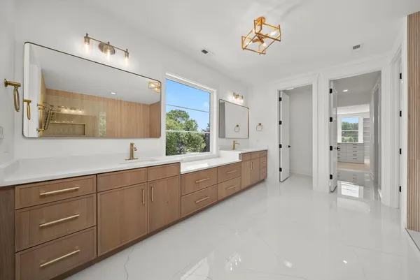 $2,100,000 | 15W670 83rd Street, Burr Ridge, IL 60527