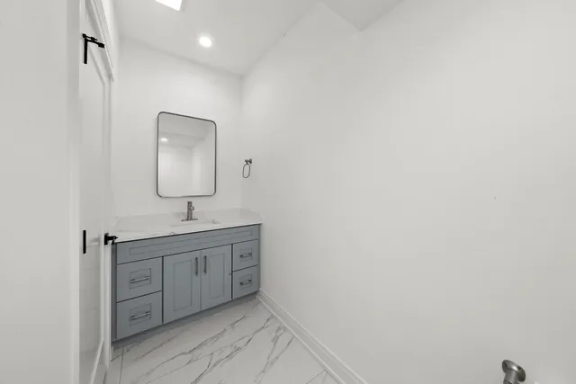 $2,200,000 | 15W670 83rd Street, Burr Ridge, IL 60527