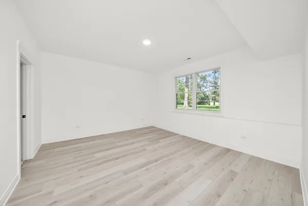 $2,100,000 | 15W670 83rd Street, Burr Ridge, IL 60527