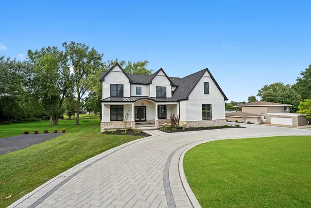 $2,200,000 | 15W670 83rd Street, Burr Ridge, IL 60527
