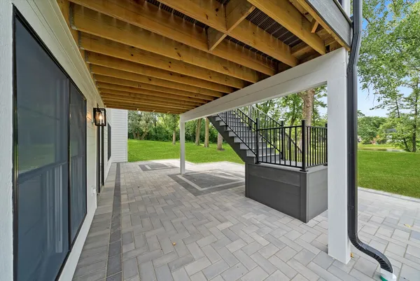 $2,100,000 | 15W670 83rd Street, Burr Ridge, IL 60527