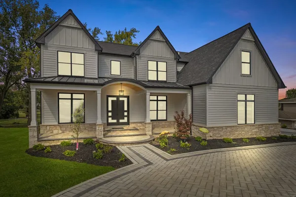 $2,100,000 | 15W670 83rd Street, Burr Ridge, IL 60527