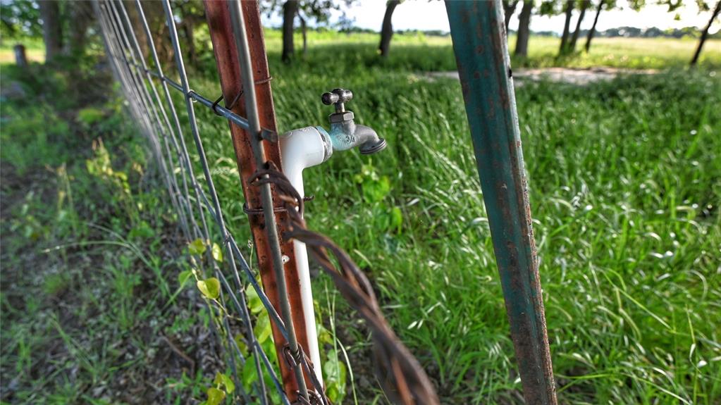 1752 Rd Whitewright Tx 75491 Road Whitewright, TX 75491 - Photo 9 of 12