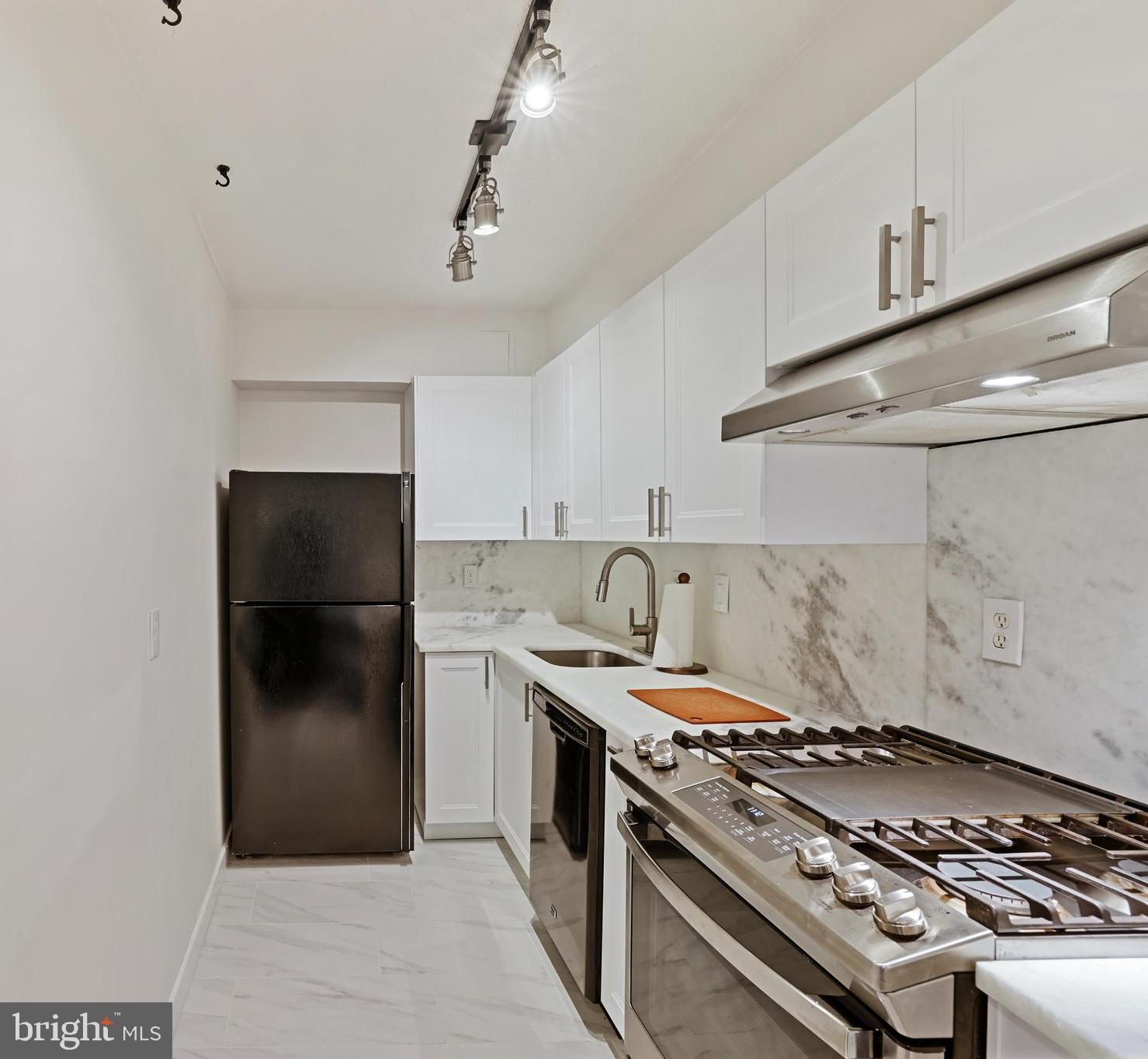 1245 4th Street Southwest, Unit E106 Washington, DC 20024 - Photo 15 of 40