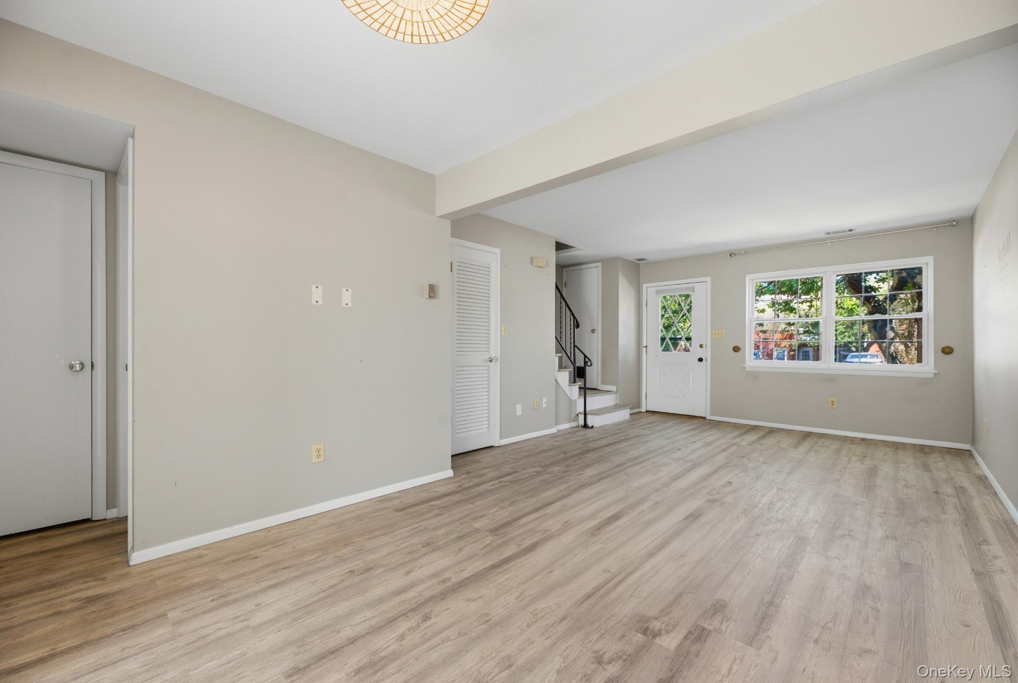 276 Temple Hill Road, Unit 303 New Windsor, NY 12553 - Photo 14 of 25
