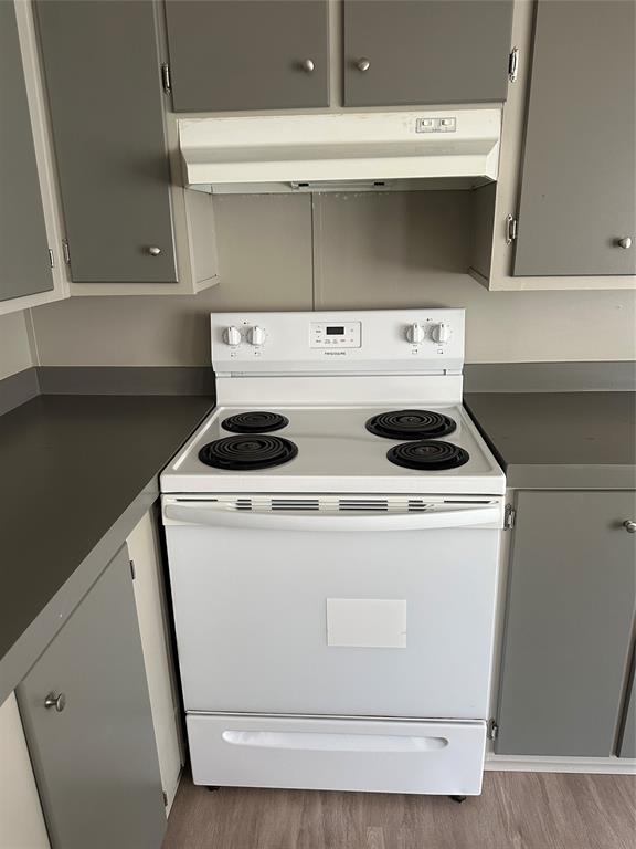 1109 Market Street Tye, TX 79563 - Photo 7 of 20 a close view of washer and dryer