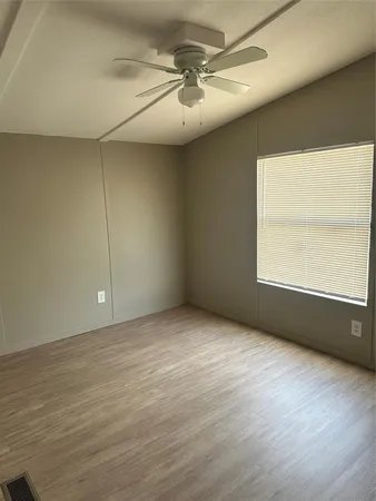 $1,895 | 1109 Market Street, Tye, TX 79563