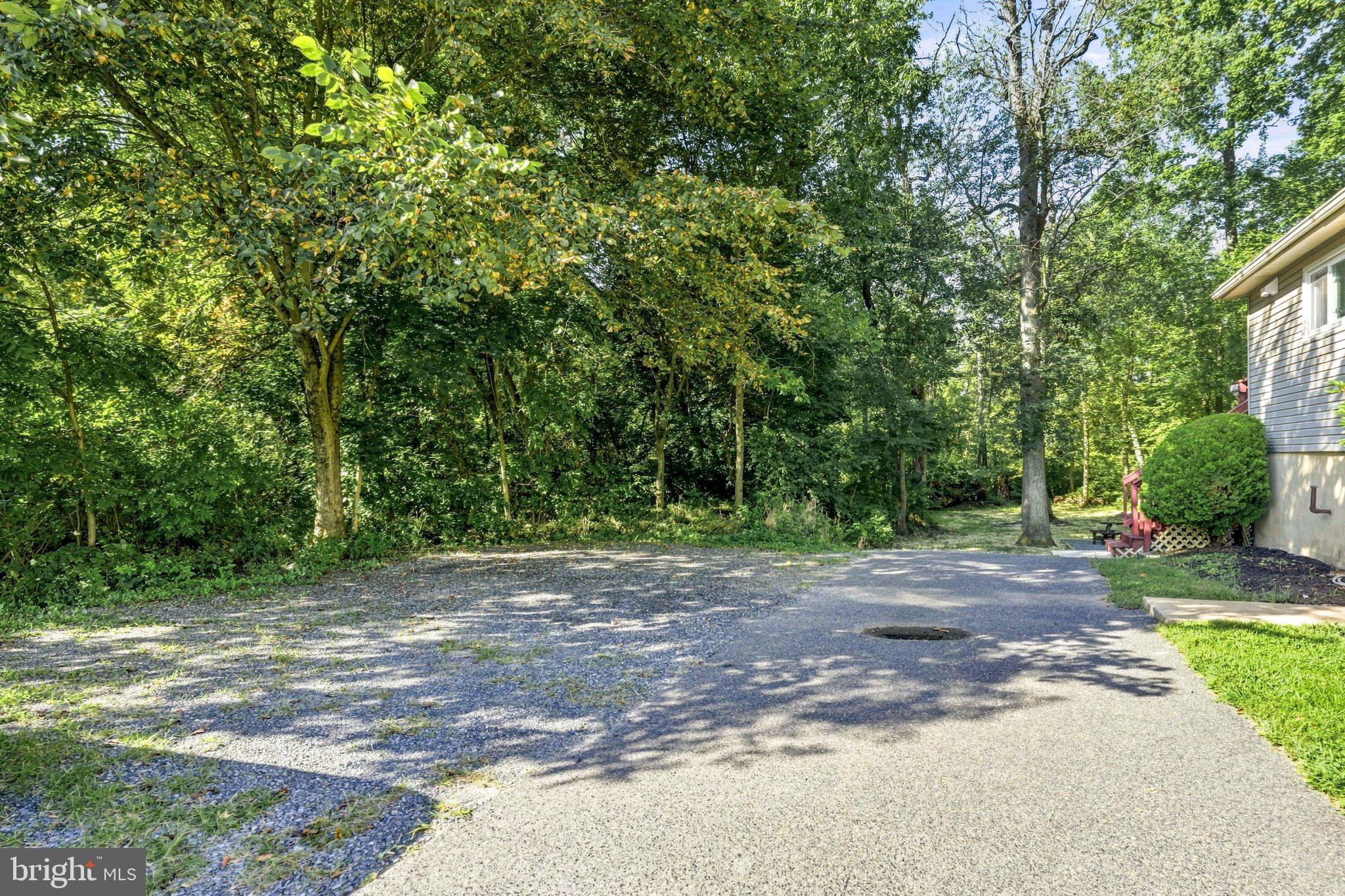 208 Hartford Road Mount Laurel, NJ 08054 - Photo 3 of 34 Gallery Image 3