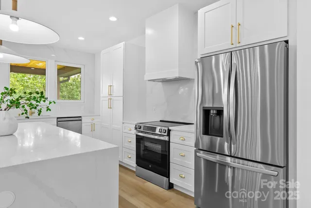 $699,000 | 68 Fullam Lane, Mills River, NC 28759