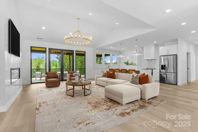 $699,000 | 68 Fullam Lane, Mills River, NC 28759