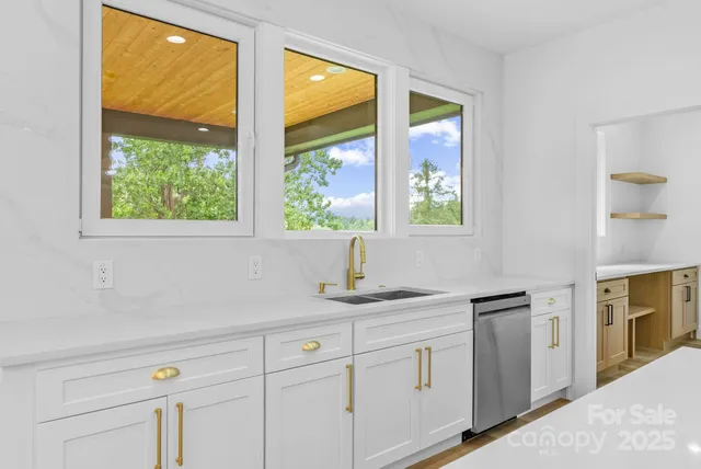 $699,000 | 68 Fullam Lane, Mills River, NC 28759